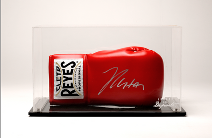 Julio César Chavez - Guante Firmado