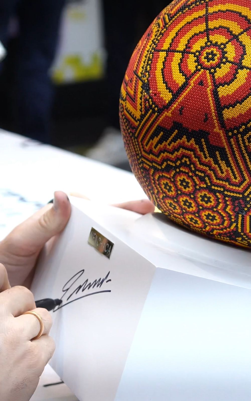 Botín de Arte Huichol - Firma Andrés Iniesta